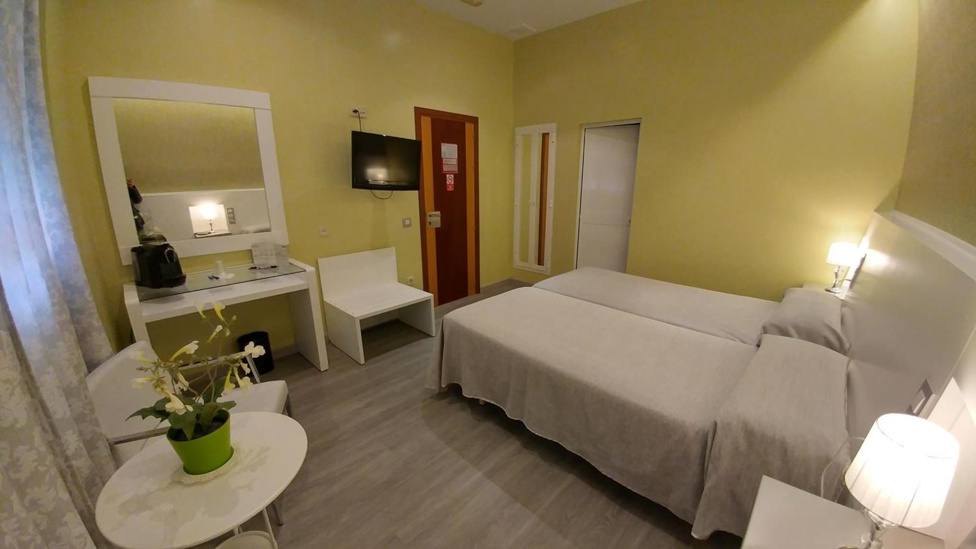 Hostal Paris San Fernando Zewnętrze zdjęcie