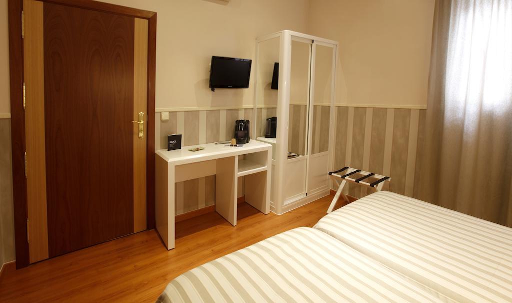 Hostal Paris San Fernando Zewnętrze zdjęcie