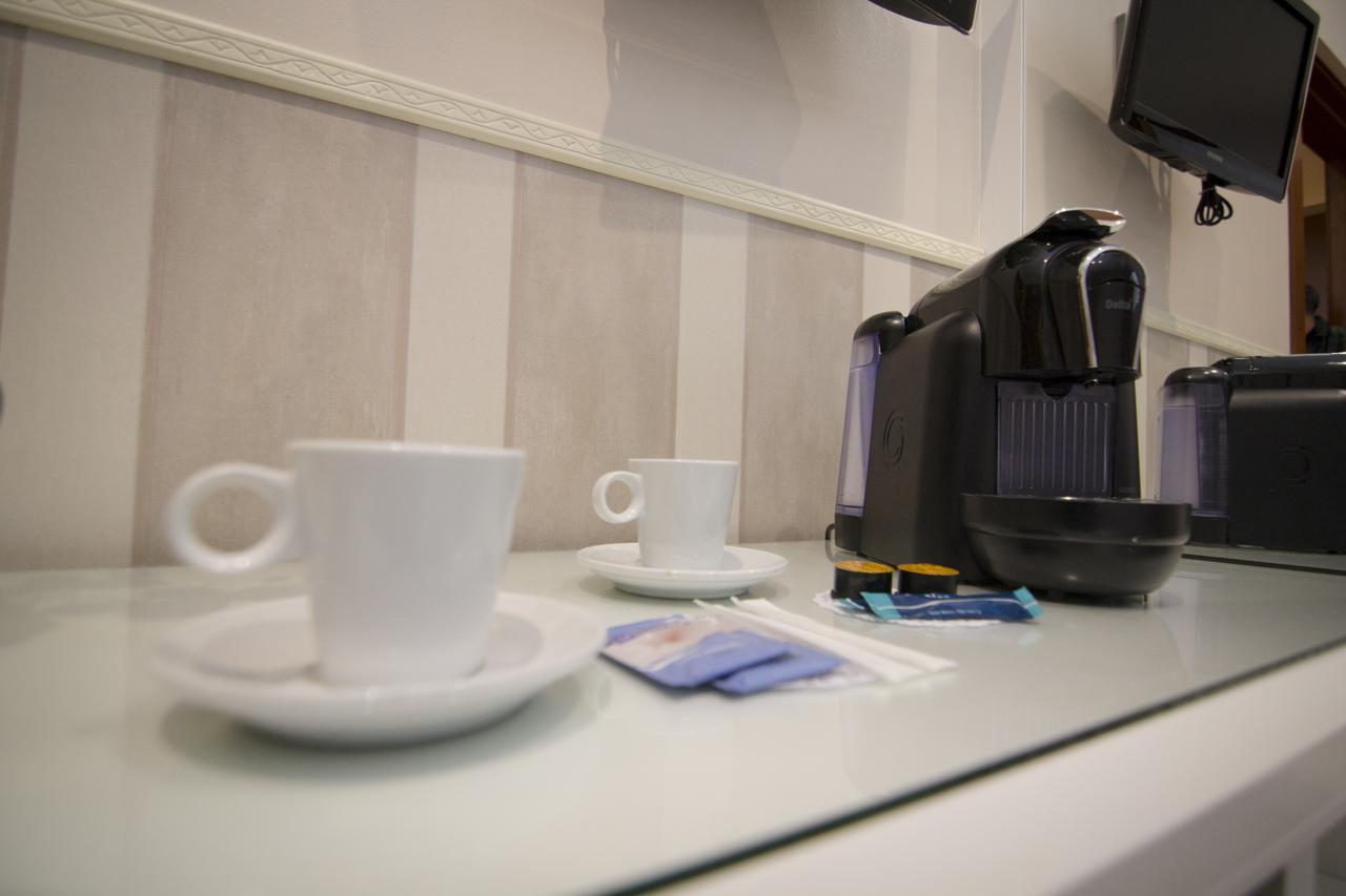Hostal Paris San Fernando Zewnętrze zdjęcie