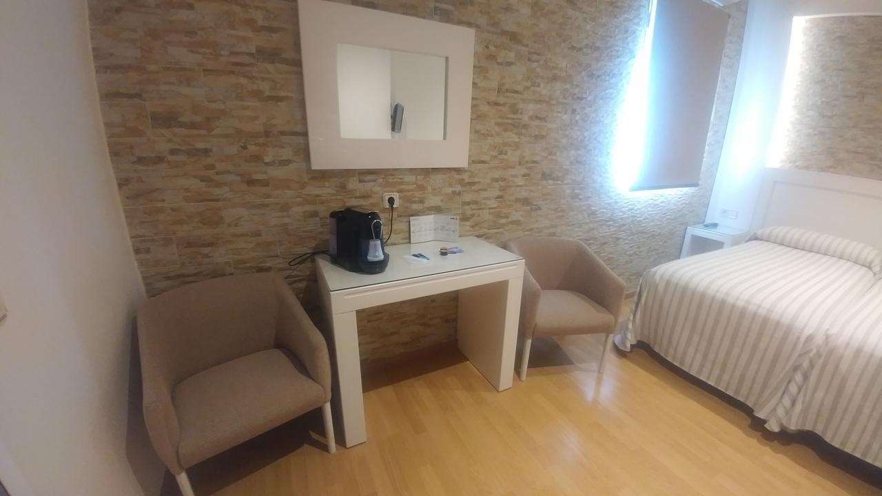 Hostal Paris San Fernando Zewnętrze zdjęcie