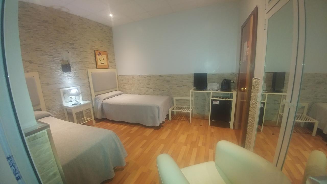 Hostal Paris San Fernando Zewnętrze zdjęcie