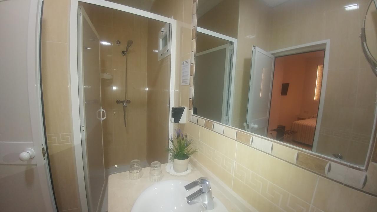 Hostal Paris San Fernando Zewnętrze zdjęcie